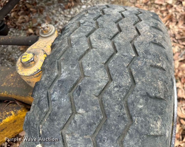 image for item NO9342 1980 John Deere 401C  backhoe