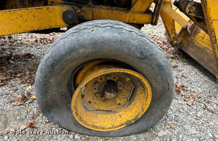 image for item NO9342 1980 John Deere 401C  backhoe