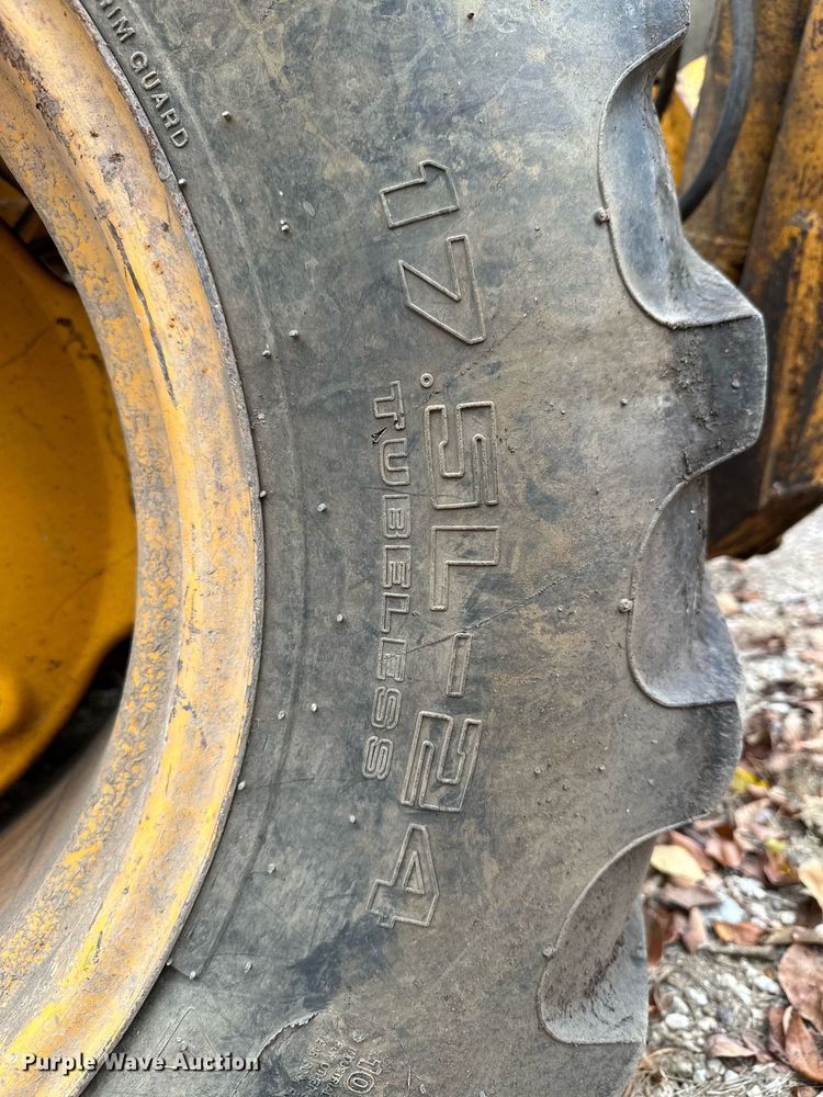 image for item NO9342 1980 John Deere 401C  backhoe