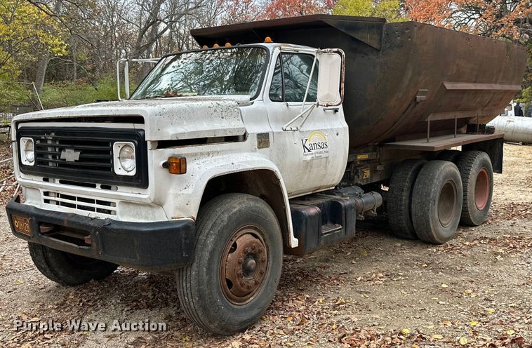 image for item NO9344 1974 Chevrolet C65  dump truck