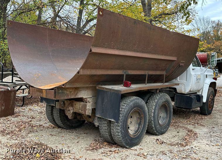 image for item NO9344 1974 Chevrolet C65  dump truck
