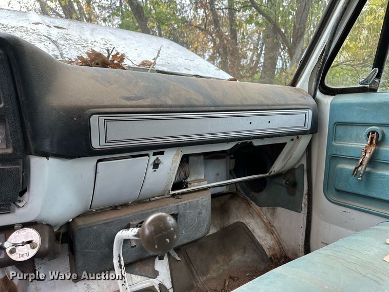 image for item NO9344 1974 Chevrolet C65  dump truck