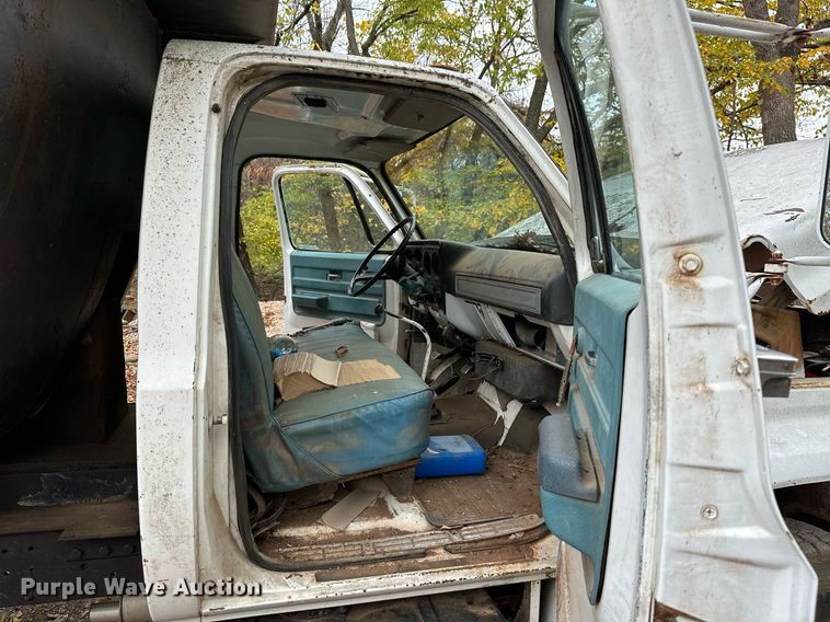 image for item NO9344 1974 Chevrolet C65  dump truck