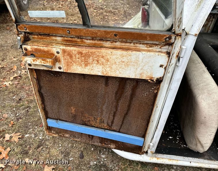 image for item NO9347 Cushman utility vehicle