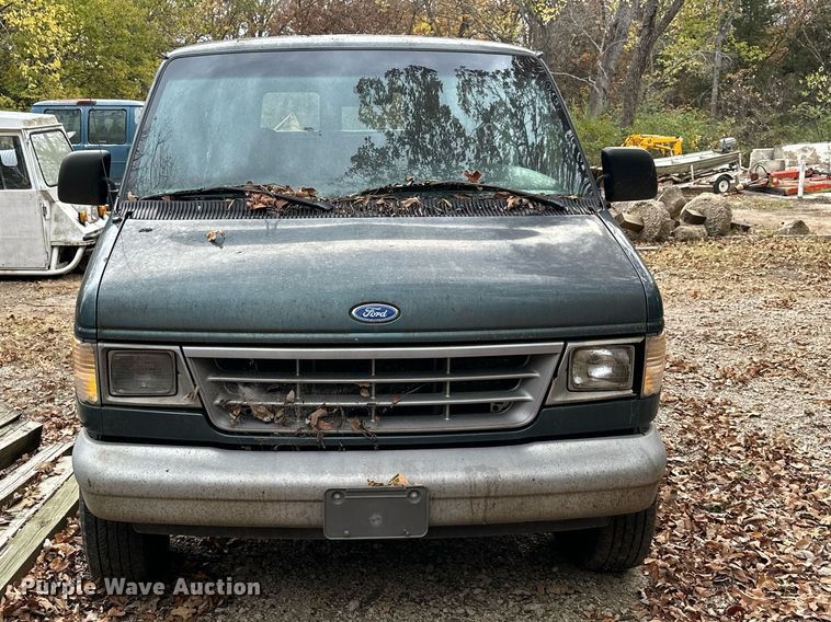 image for item NO9348 1996 Ford Club Wagon  van