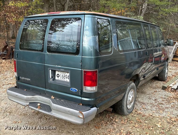 image for item NO9348 1996 Ford Club Wagon  van