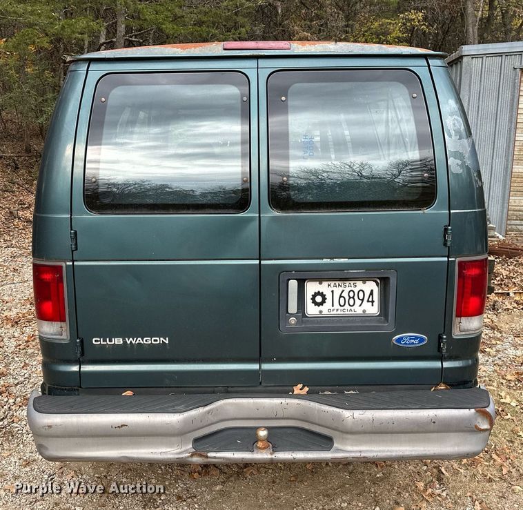 image for item NO9348 1996 Ford Club Wagon  van