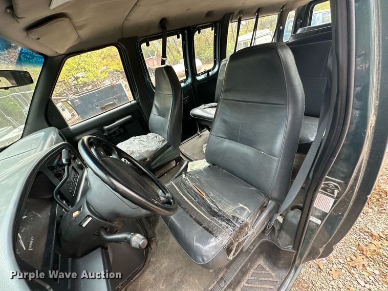 image for item NO9348 1996 Ford Club Wagon  van
