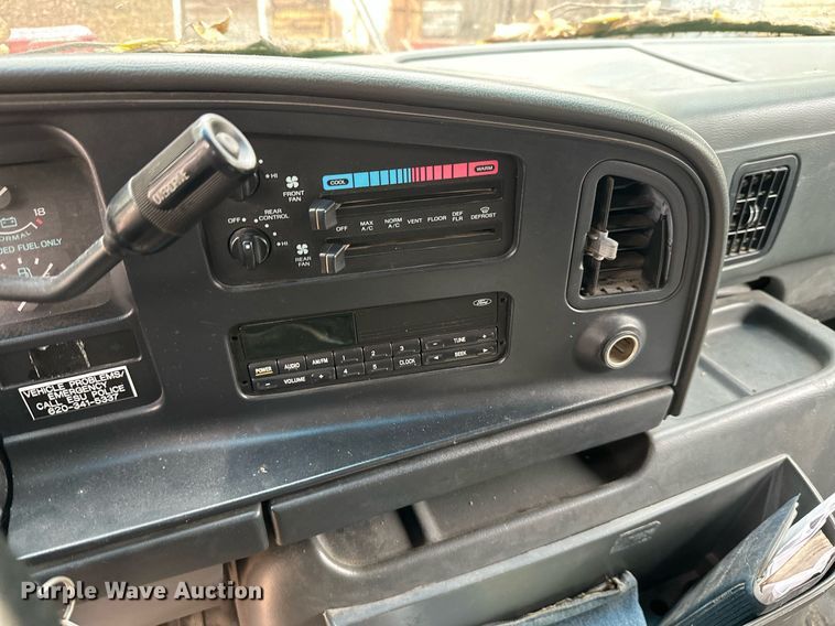 image for item NO9348 1996 Ford Club Wagon  van