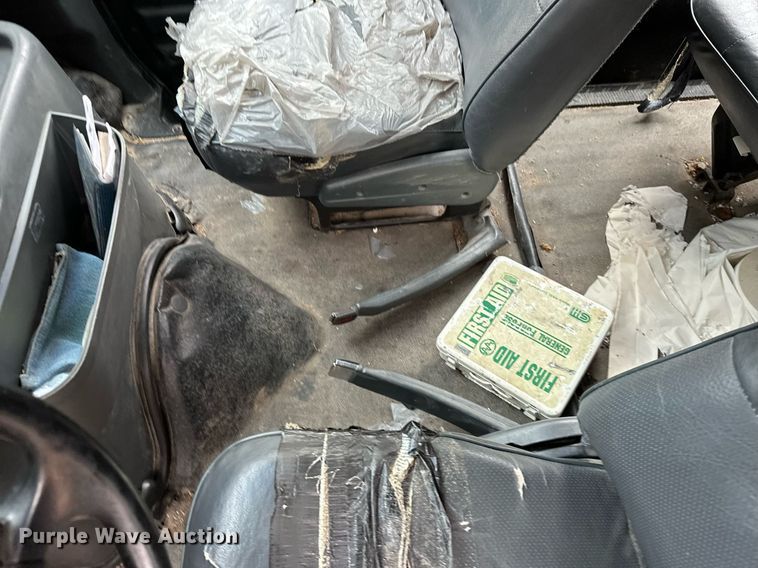 image for item NO9348 1996 Ford Club Wagon  van