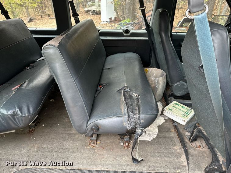 image for item NO9348 1996 Ford Club Wagon  van