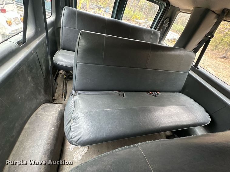 image for item NO9348 1996 Ford Club Wagon  van