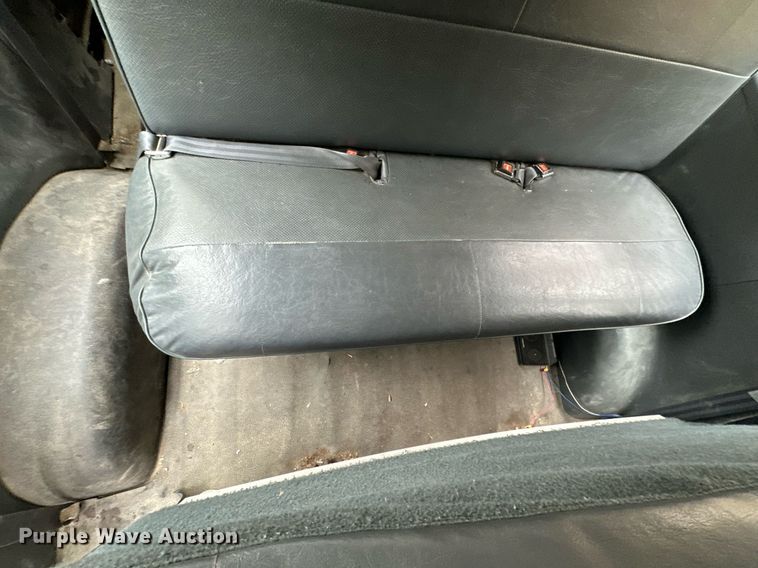 image for item NO9348 1996 Ford Club Wagon  van