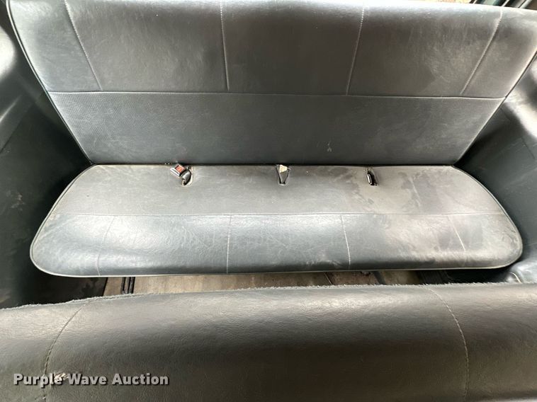 image for item NO9348 1996 Ford Club Wagon  van