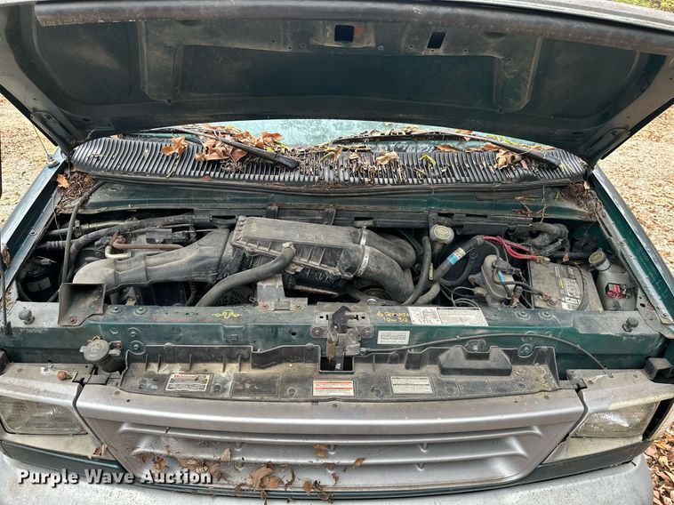 image for item NO9348 1996 Ford Club Wagon  van