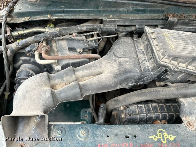 image for item NO9348 1996 Ford Club Wagon  van