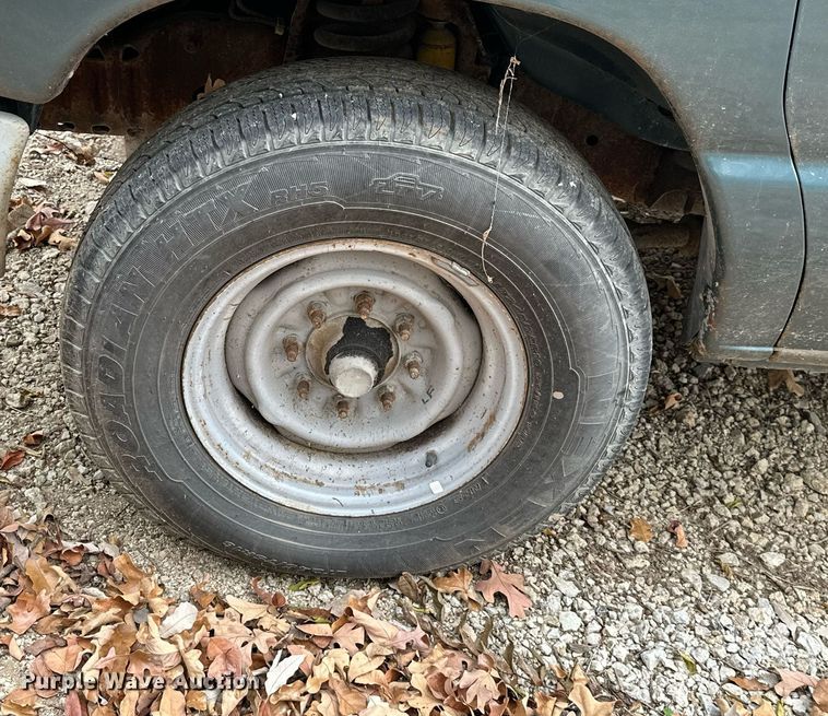 image for item NO9348 1996 Ford Club Wagon  van