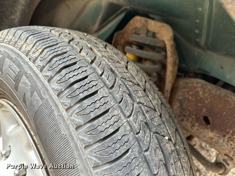 image for item NO9348 1996 Ford Club Wagon  van