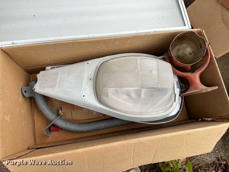 image for item NO9354 Street lights