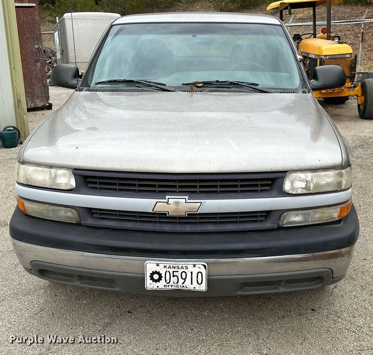 image for item NO9356 2002 Chevrolet Silverado 1500  Ext. Cab pickup truck