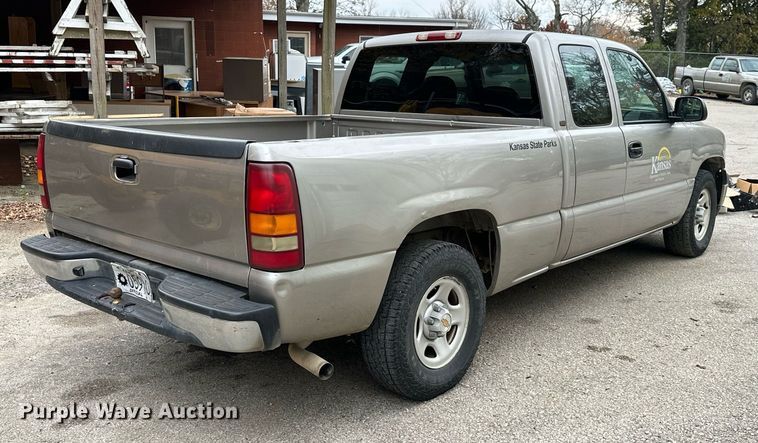 image for item NO9356 2002 Chevrolet Silverado 1500  Ext. Cab pickup truck