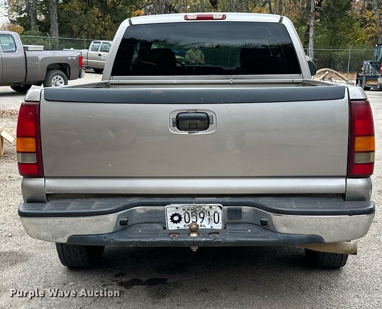 image for item NO9356 2002 Chevrolet Silverado 1500  Ext. Cab pickup truck