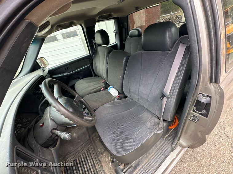 image for item NO9356 2002 Chevrolet Silverado 1500  Ext. Cab pickup truck