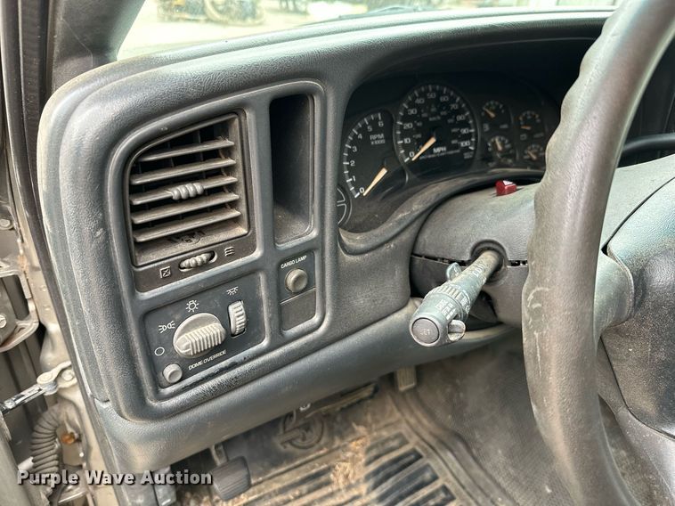 image for item NO9356 2002 Chevrolet Silverado 1500  Ext. Cab pickup truck