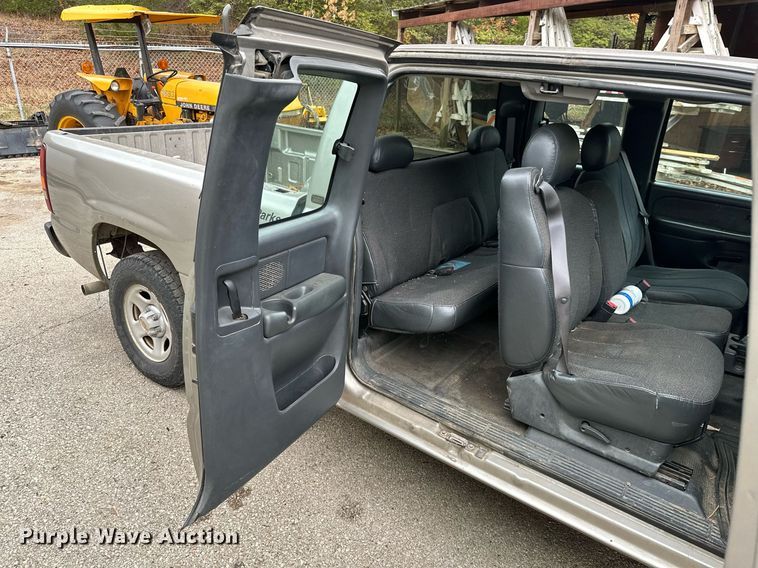image for item NO9356 2002 Chevrolet Silverado 1500  Ext. Cab pickup truck