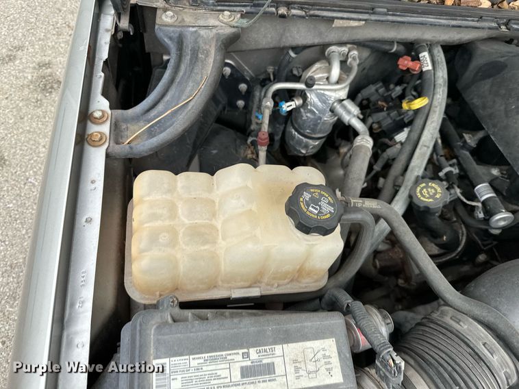 image for item NO9356 2002 Chevrolet Silverado 1500  Ext. Cab pickup truck