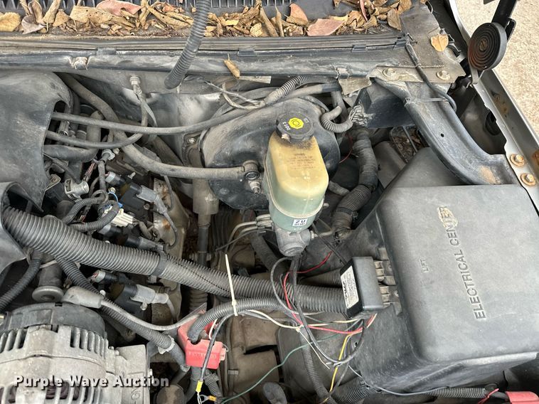 image for item NO9356 2002 Chevrolet Silverado 1500  Ext. Cab pickup truck