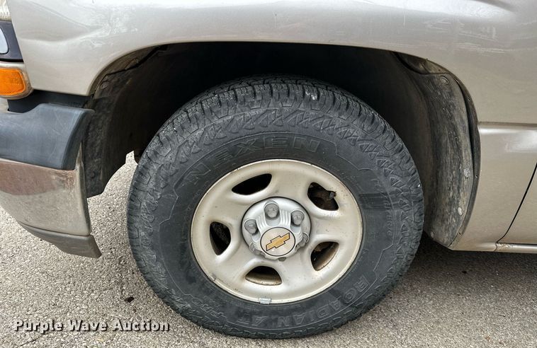 image for item NO9356 2002 Chevrolet Silverado 1500  Ext. Cab pickup truck