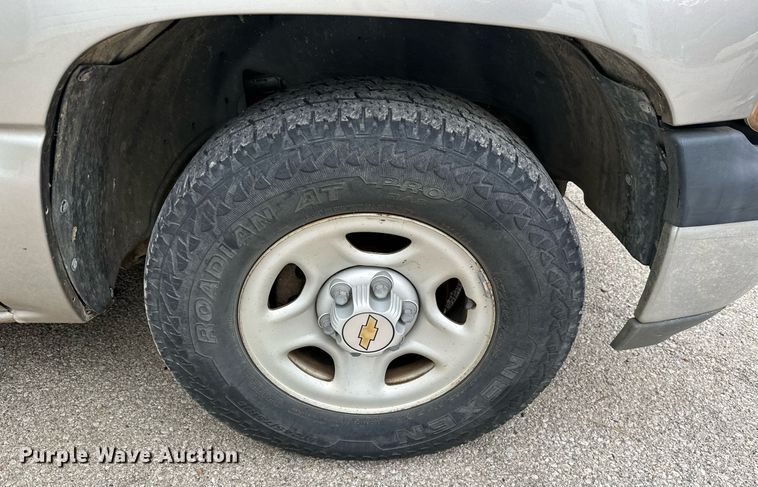 image for item NO9356 2002 Chevrolet Silverado 1500  Ext. Cab pickup truck