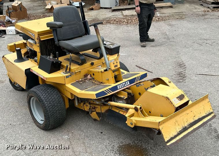 image for item NO9358 Hustler 9260  stump grinder