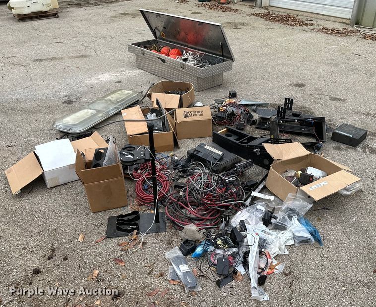 image for item NO9359 Law enforcement equipment