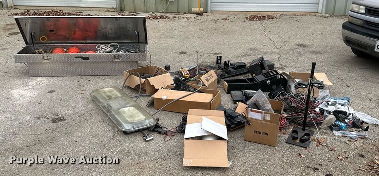 image for item NO9359 Law enforcement equipment