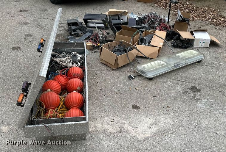 image for item NO9359 Law enforcement equipment