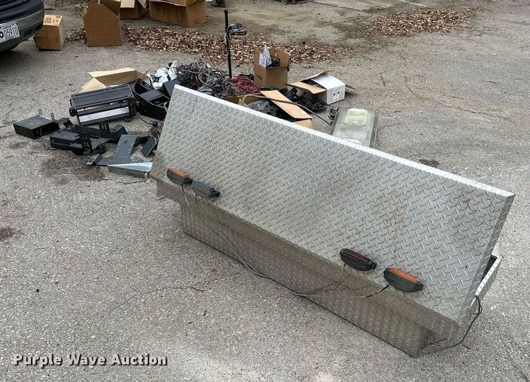 image for item NO9359 Law enforcement equipment