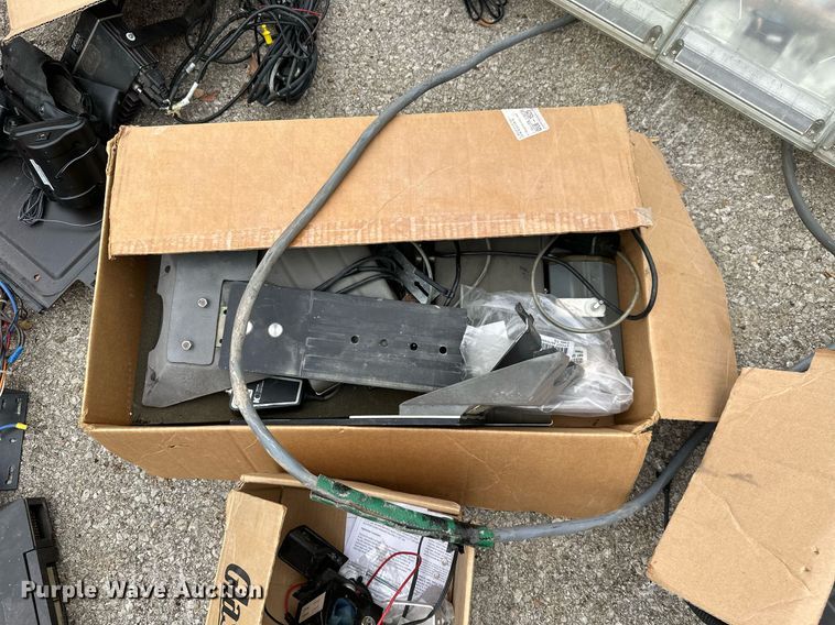 image for item NO9359 Law enforcement equipment