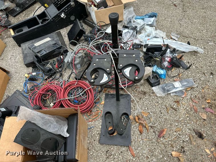 image for item NO9359 Law enforcement equipment