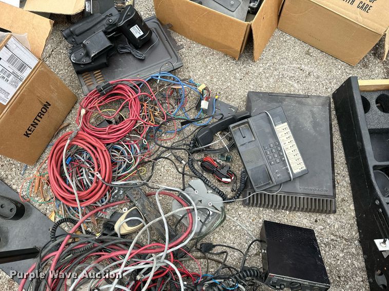 image for item NO9359 Law enforcement equipment