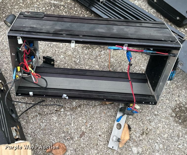 image for item NO9359 Law enforcement equipment