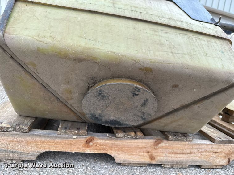 image for item NO9360 (3) poly tanks