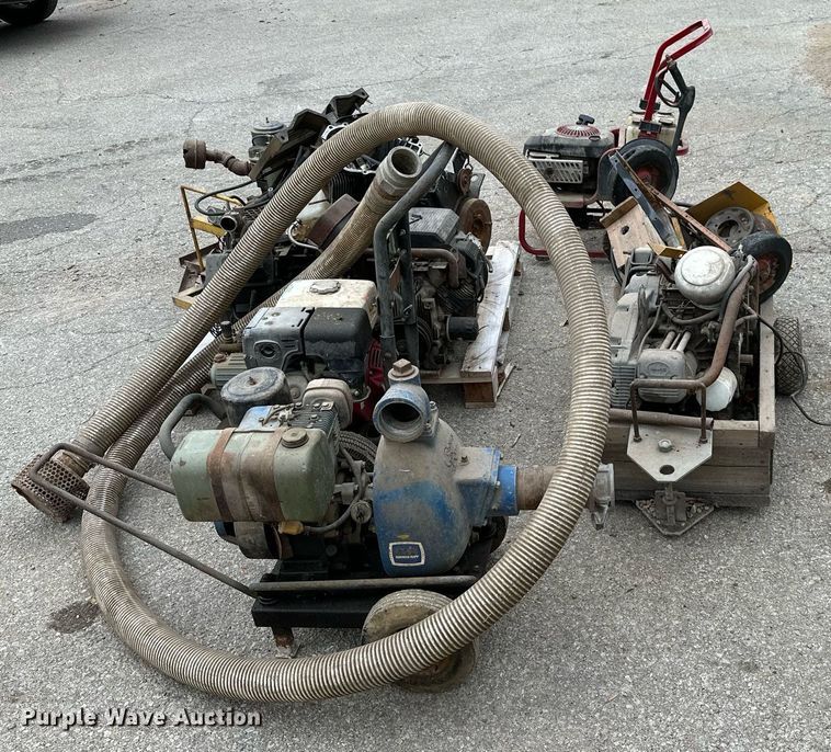 image for item NO9361 (5) single cylinder gas engines