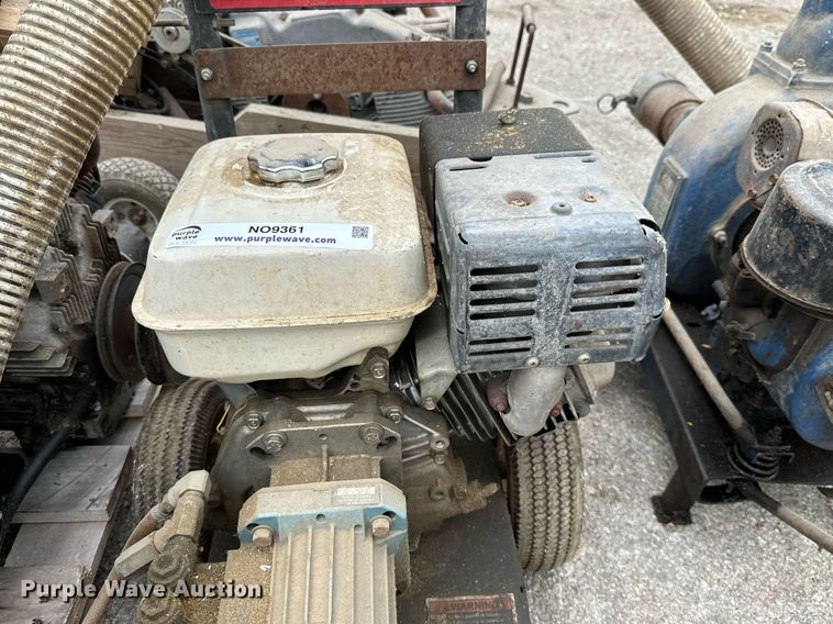 image for item NO9361 (5) single cylinder gas engines