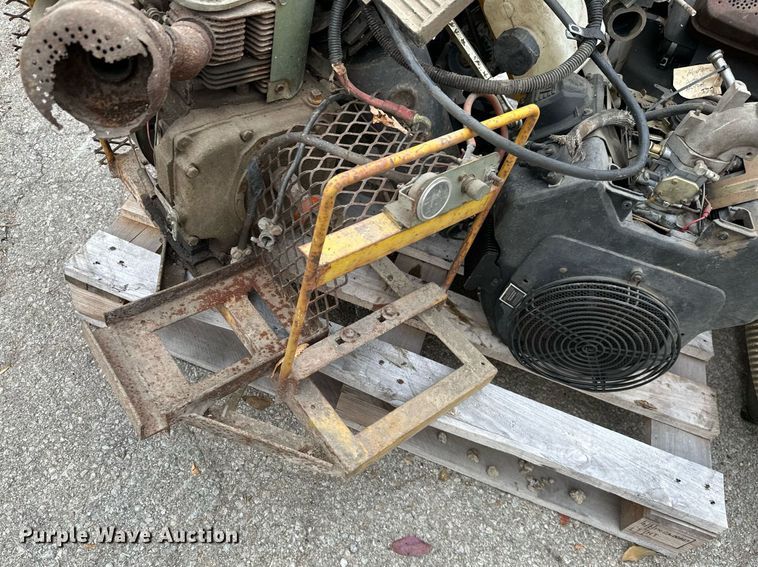 image for item NO9361 (5) single cylinder gas engines