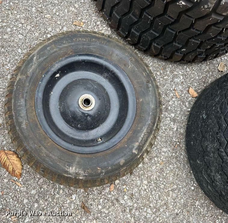 image for item NO9362 Tires and wheels