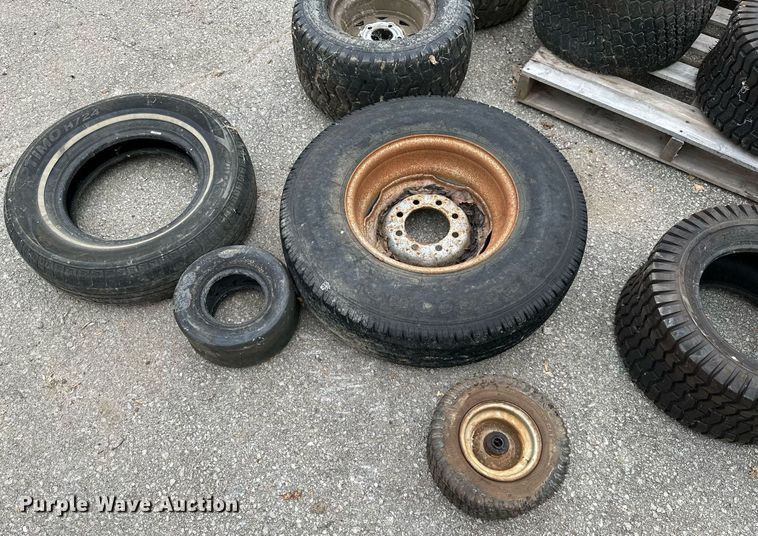 image for item NO9362 Tires and wheels