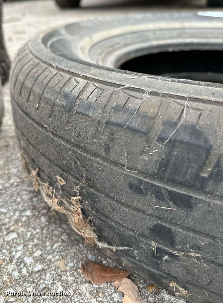 image for item NO9362 Tires and wheels