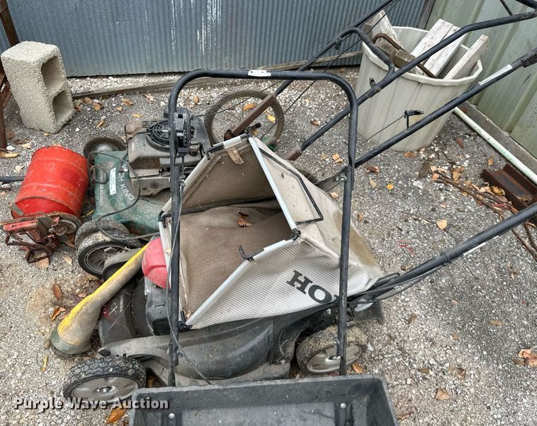 image for item NO9365 Lawn equipment